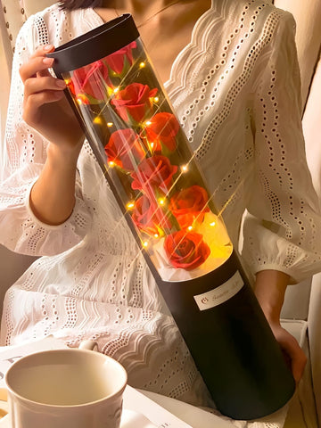 Image of Ramo de Rosas con Pétalos de Jabón